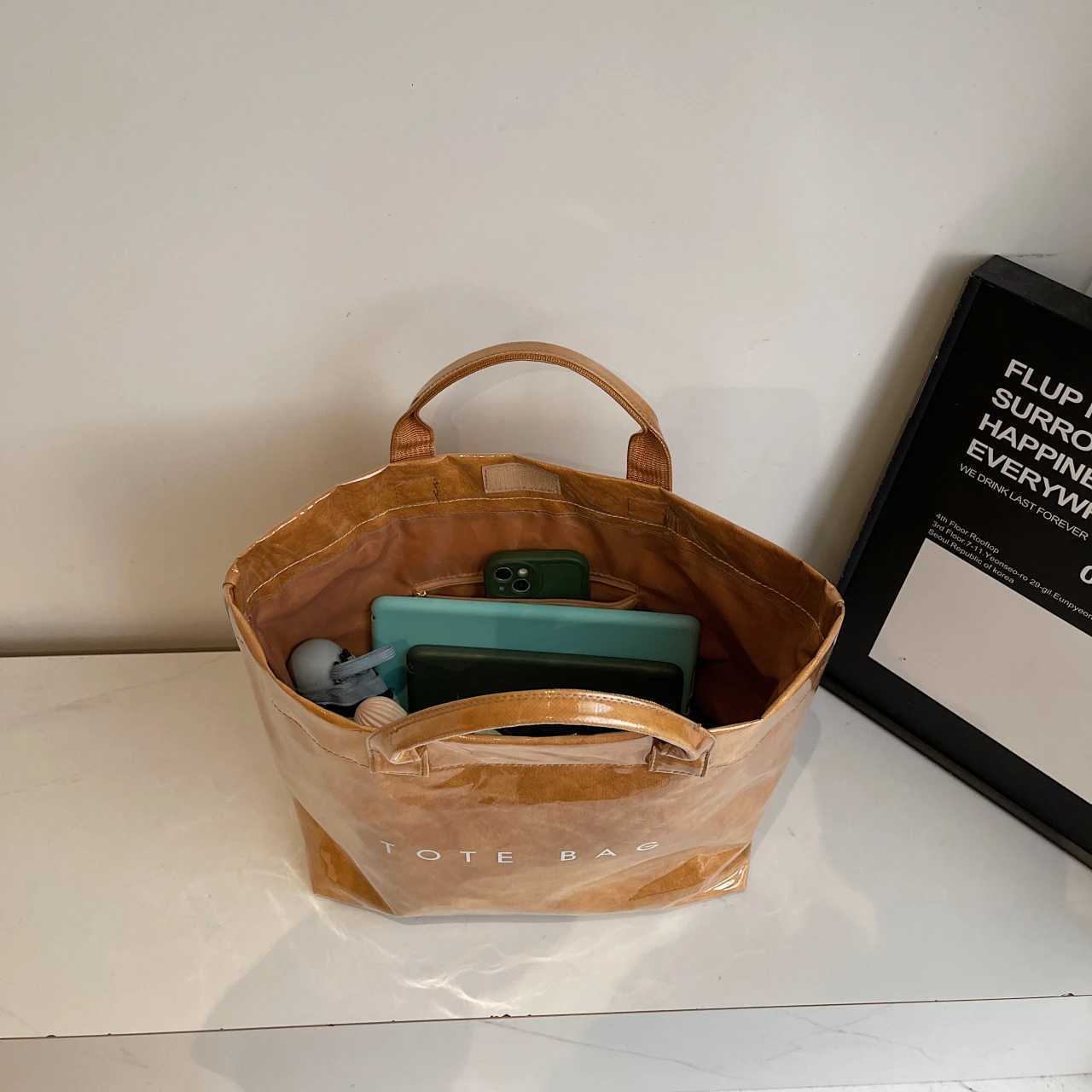 Large Capacity Transparent Jelly Bag with Pvc Material Handle Waterproof Korean Style Neutral Gender Bag in Fashion G250729