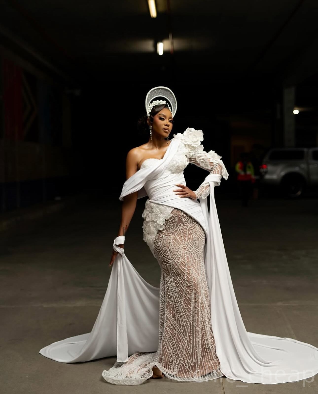 2025 Aso Ebi Plus Size Ivory Mermaid Wedding Dress Floral Lace One Shoulder Illusion Detachable Train Bridal Gowns Dresses ZJ06785