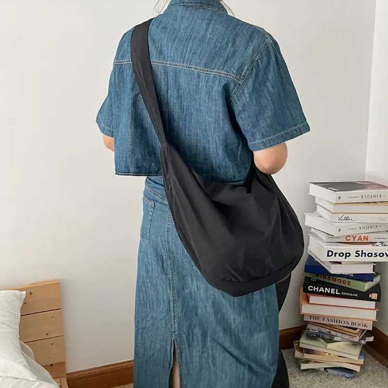 New Little Fresh Nylon Shoulder Hobos Bag Large Capacity Versatile Crossbody Bag Student Satchels Tote Bags G250729