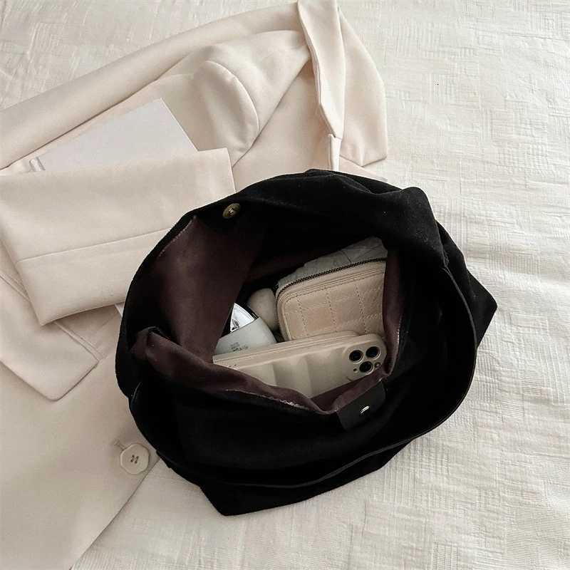 Vintage Womens Bag Large Capacity Suede Shoulder Bag Solid Color Simple Design Casual Commuter Shopper Tote G250729
