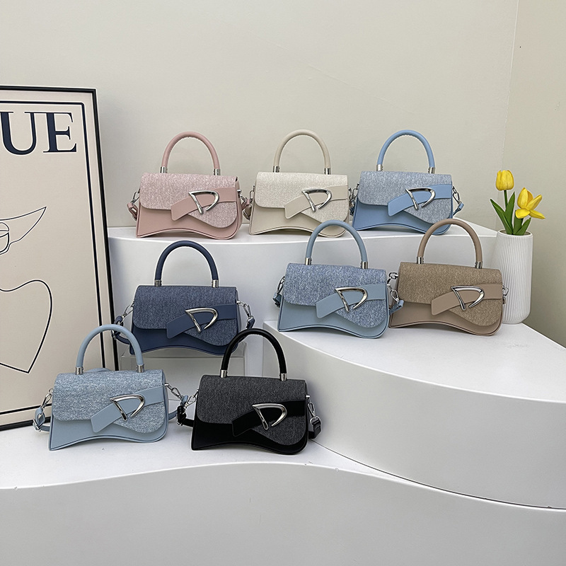 Fashion Light Luxury Box 2025 New Korean Style Trendy Casual Handbag Single Shoulder Crossbody Small Square Bag for Women ddmymoon