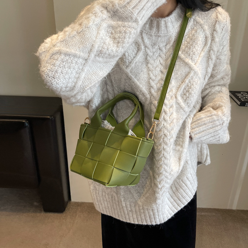 New Fashion Korean Style Woven Women's Unique Niche Design Ladies Shoulder Bag Autumn Winter Crossbody Handbag ddmymoon