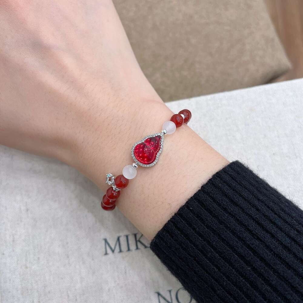 2024 New Niche Design Gourd Red Agate Pendant Long Necklace Bracelet Accessory High-end Sweater Chain c41