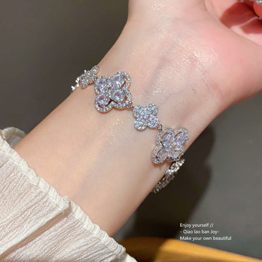 designer Korean Style Super Shiny Zircon Hollow Flower Light High-end Feel Bracelet Niche Fashion Exquisite Jewelry for Women