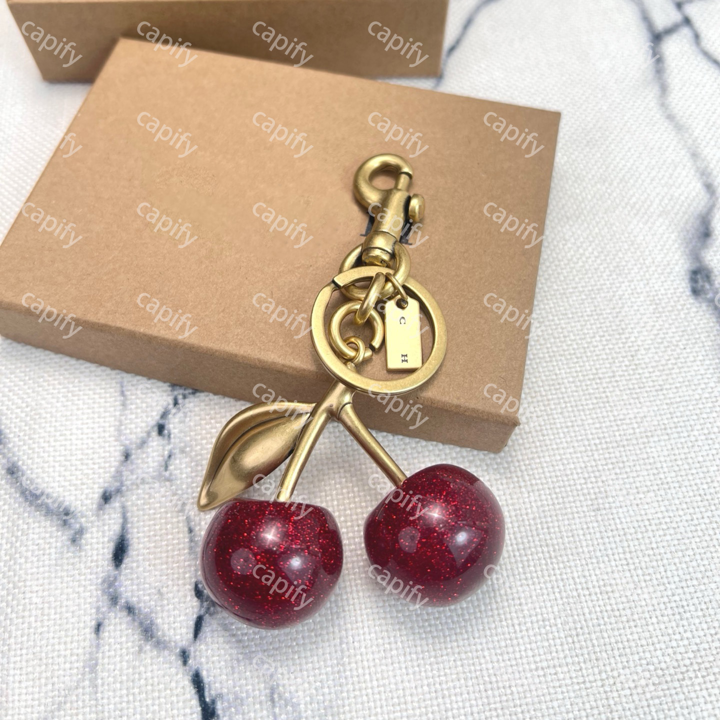 Cherry Bag Charms Women Key Rings Keychain Retro-Cool Cherry Motif Clip Favorite Bag Set Of Keys Chain Lanyards