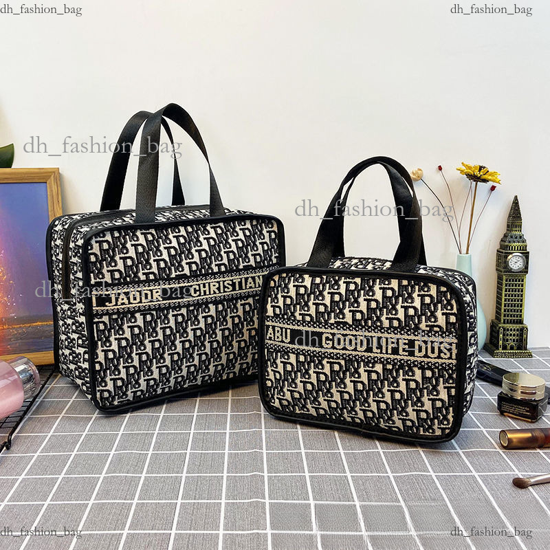 2025 Designer Makeup Bag Large Capacity High Beauty Viral Instagram Women's Carry on Handbag Storage for Going Out Stylish Trendy Practical Organ