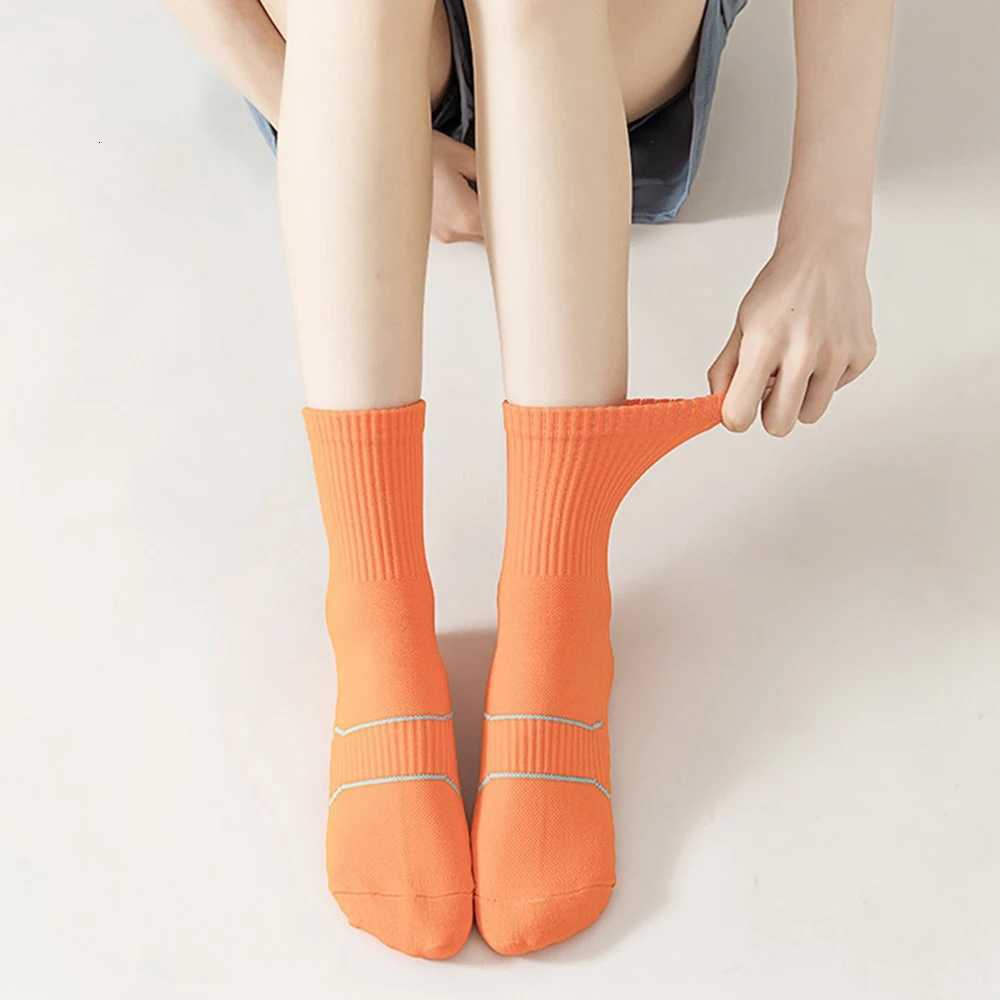 New Fashion Sports Socks Women Fitness Cycling Running Socks Men Basketball Socks Student Couple Casual Socks Z250731