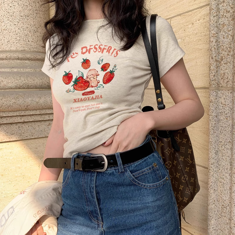 2025 Summer New Retro Style Cartoon Strawberry Rabbit Women's T-shirt Sweet and Spicy Casual Versatile Designer T-shirt Designer Top