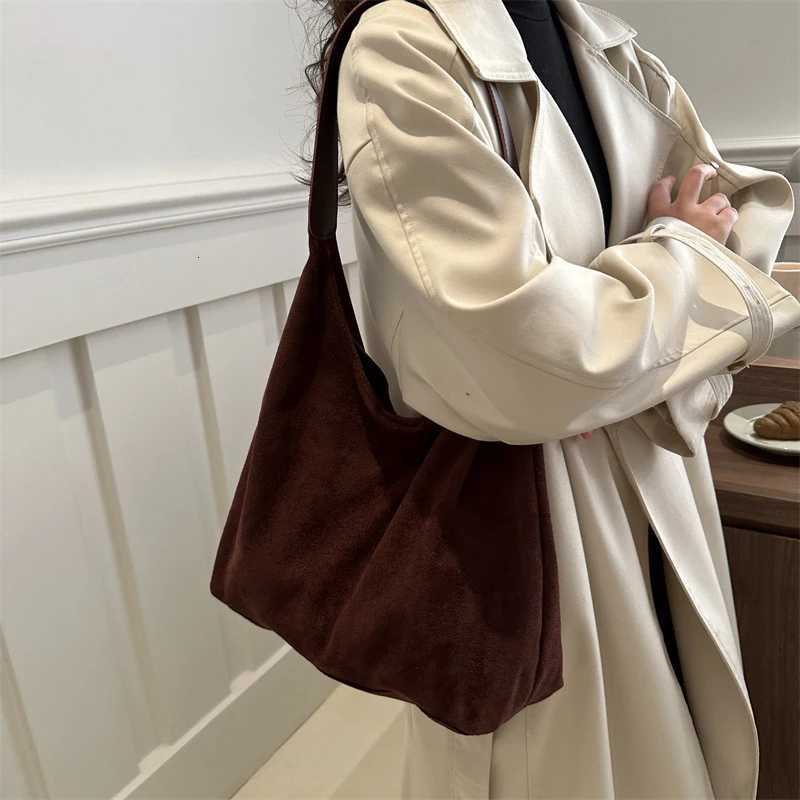 Vintage Womens Bag Large Capacity Suede Shoulder Bag Solid Color Simple Design Casual Commuter Shopper Tote G250729