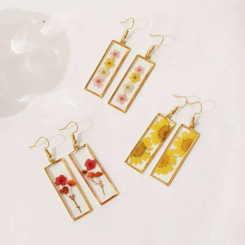 Elegant Real Women Unique Epoxy Resin Earring Wholesale Statement Jewelry Flower Pressed Earrings