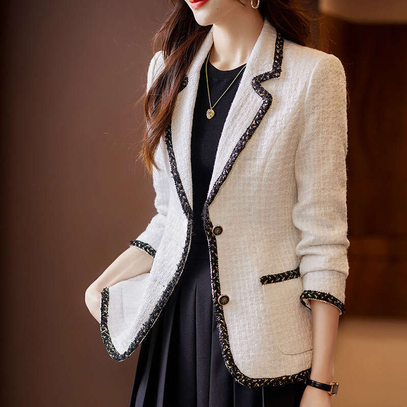 Autumn Winter Short Petite Women's Suit Stylish Fashion OL High Waist Slimming Little Chanel Jacket 2023 Professional New Style