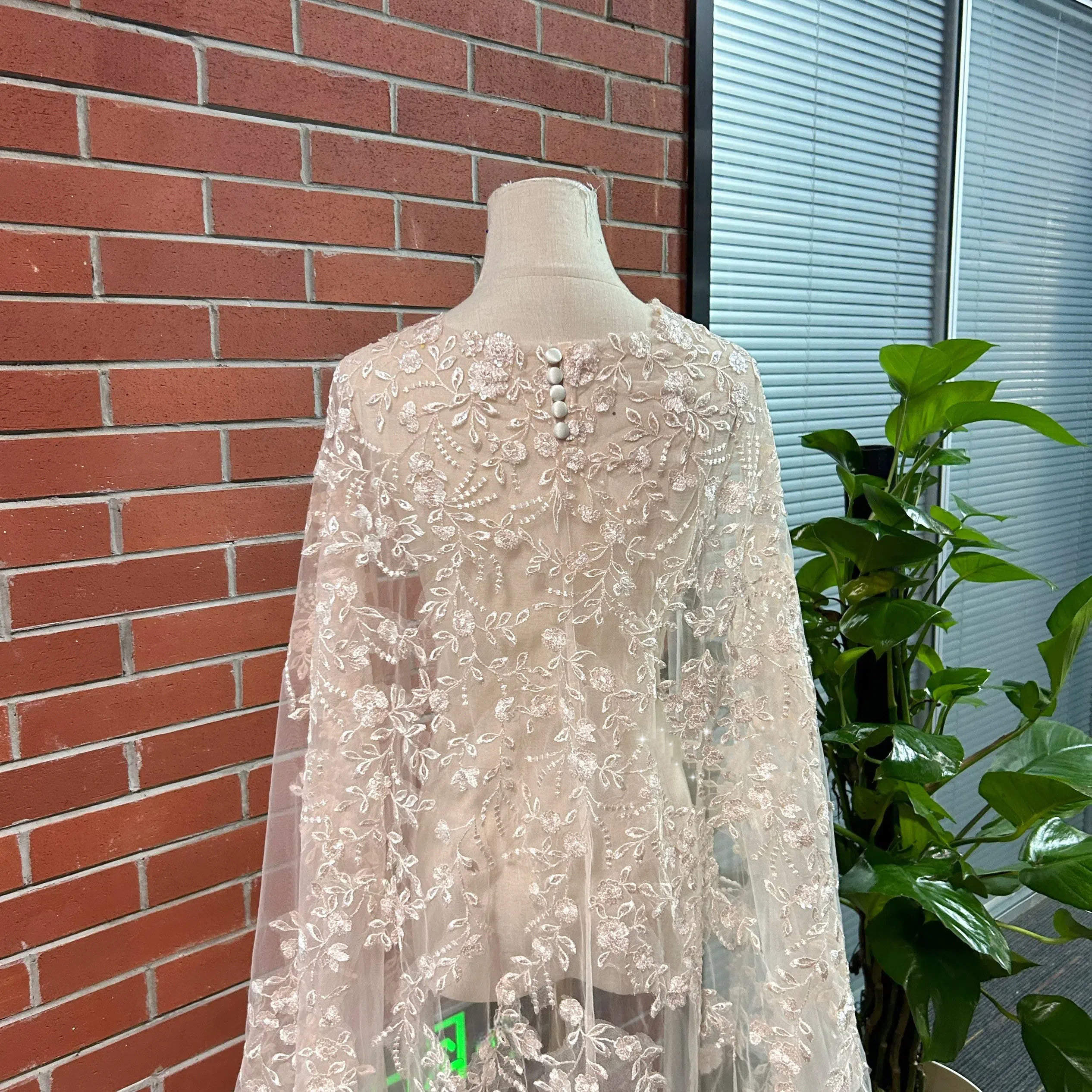 Graceful Appliques Long Bridal Wrap 3D Flowers Shawl Wedding Cape Dress Women Jacket Customized Wedding Accessories
