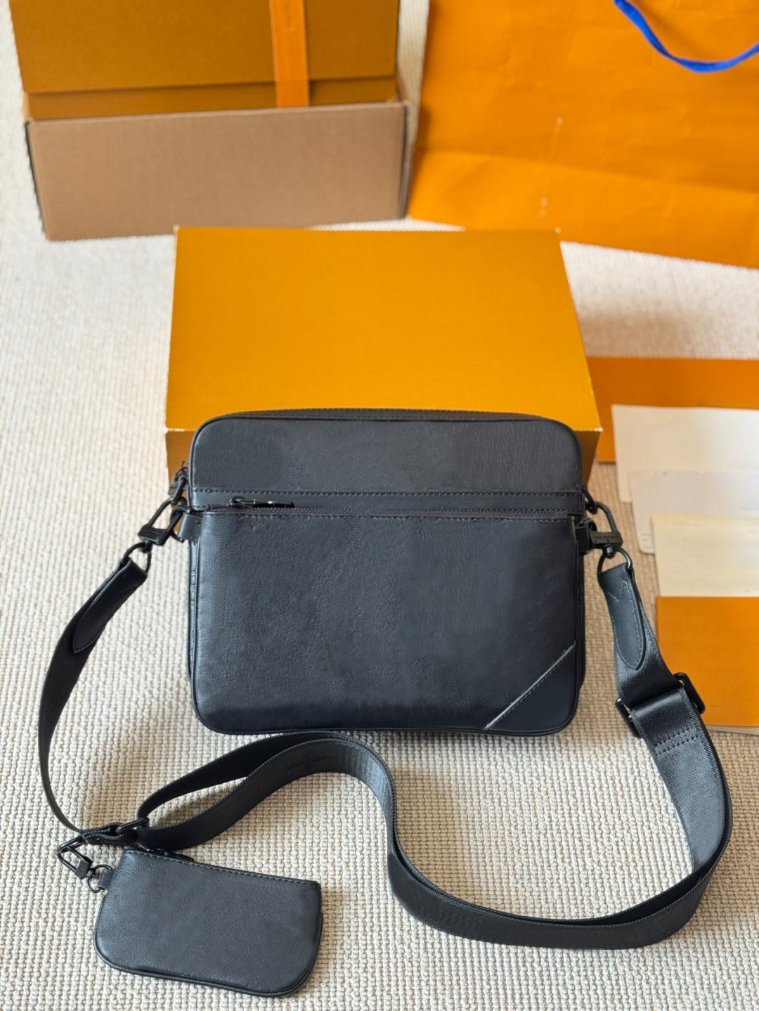 Trio Black old flower Luxury Designer Messenger Bag Fashion Shoulder Crossbody Purse Men Leather Totes classic Vintage sleek design Cool Women Handbags