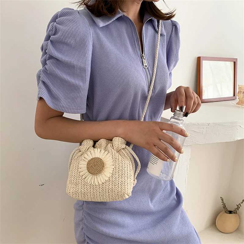 Rattan Woven Women Straw Bag Handbag Knit Flower Summer Beach Woman Shoulder Messenger Khaki Beige Bags Fashion Creative Y250730