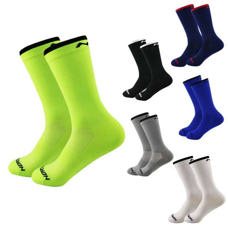 3 Pairs Cycling Socks Men Sport Road Bicycle Socks Bike Racing Football Socks Mid Tube Breathable Mesh Letter Socks Running Z250731