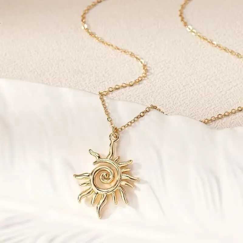 Vintage Gold Silver Plated Whirlpool Sun Necklace For Women Irregular Geometric Pendants Necklaces Jewelry Z250731 Z250910