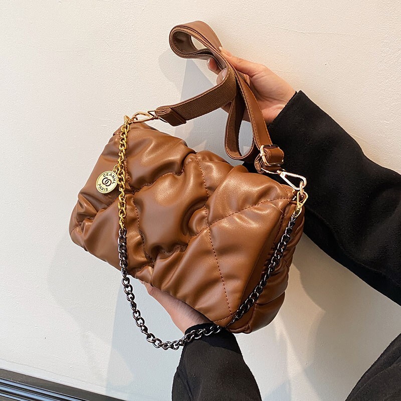 2023 New Pleated Large Capacity Cloud Fashion Versatile Chain Shoulder Crossbody Trendy Texture Women's Bag ddmymoon