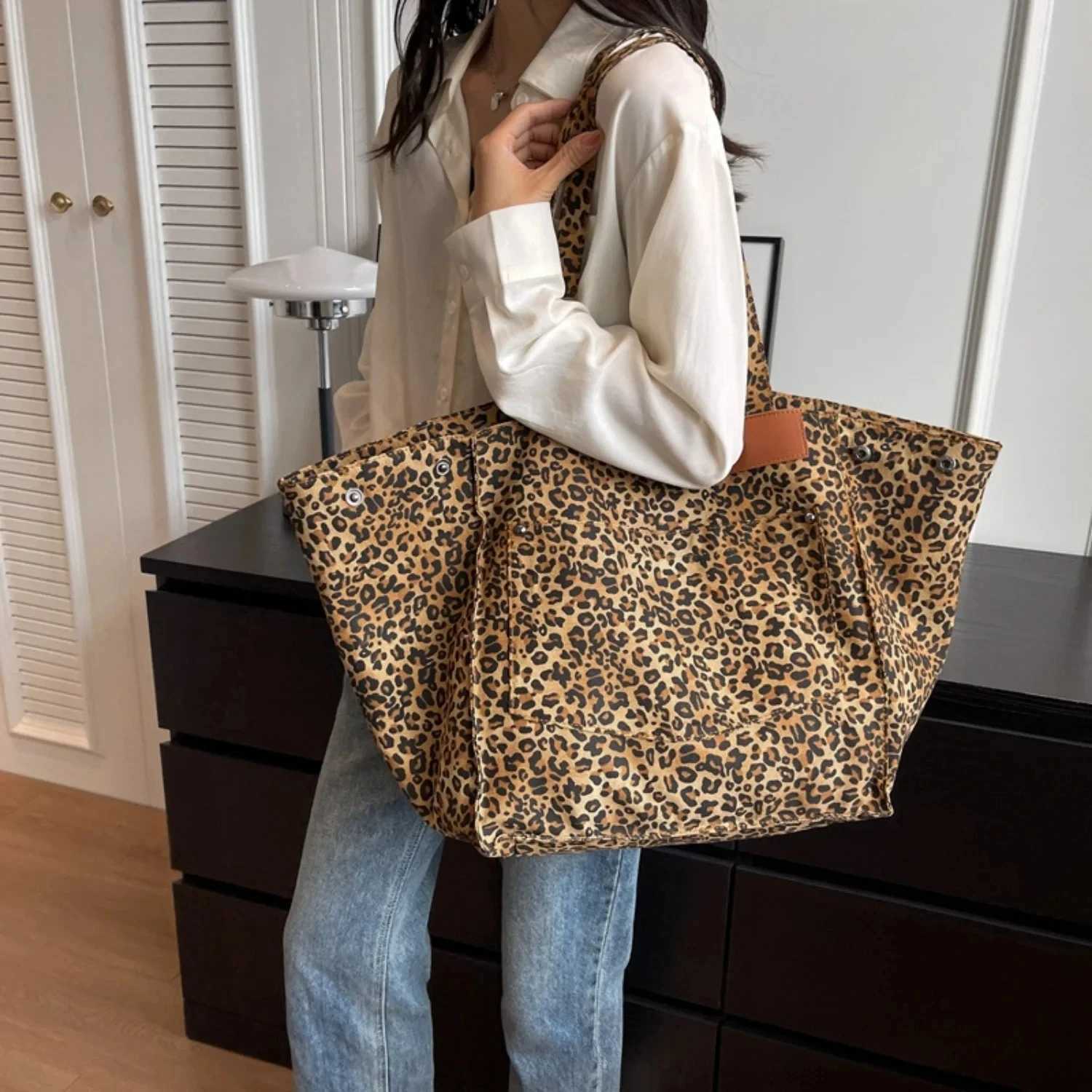 Leopard Print Canvas Tote Bag Large Capacity Fashion Shoulder Bag for School Work Shopping Retro Handbag G250729