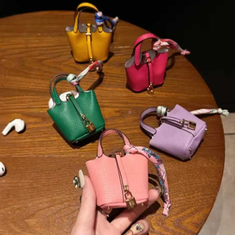 Mini Small Basket Headphone Bag For AirPods 4 Leather Car Keychain Pendant Creative Bluetooth Earphone Bag Small Items Handbag Y250731