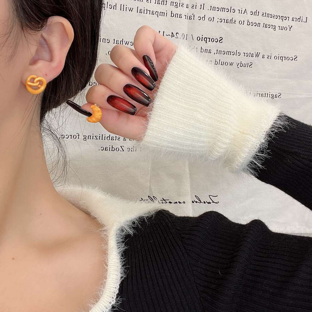 Autumn Winter Melad Cartoon Playful Bread Set for Women, Unique Design, Petite and Exquisite Earrings 210