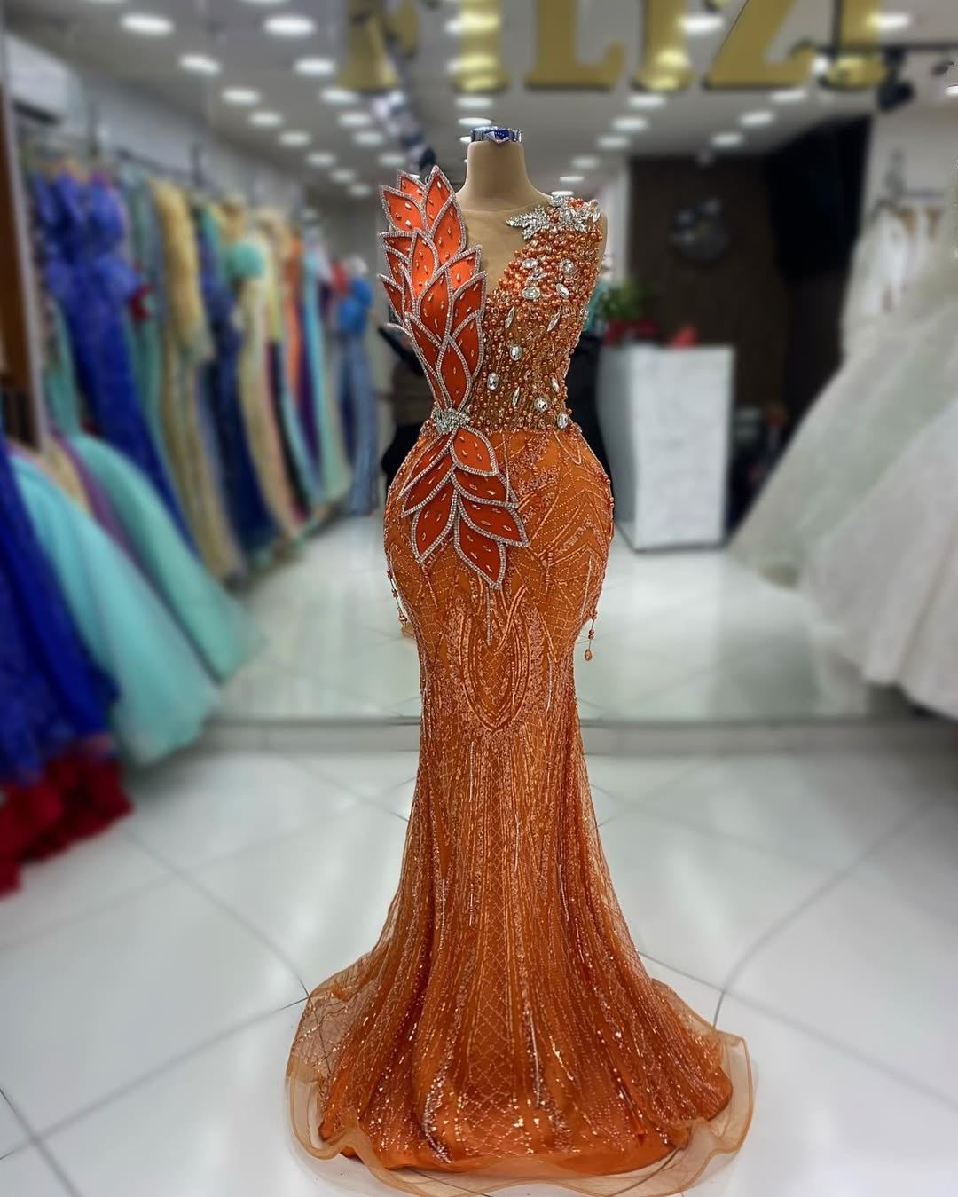 2025 Aso Ebi Orange Prom Dress Evening Dresses Formal Gowns Sheer Neck Beaded Lace Rhinestones Crystals Birthday Dress Second Reception Gowns AM2570