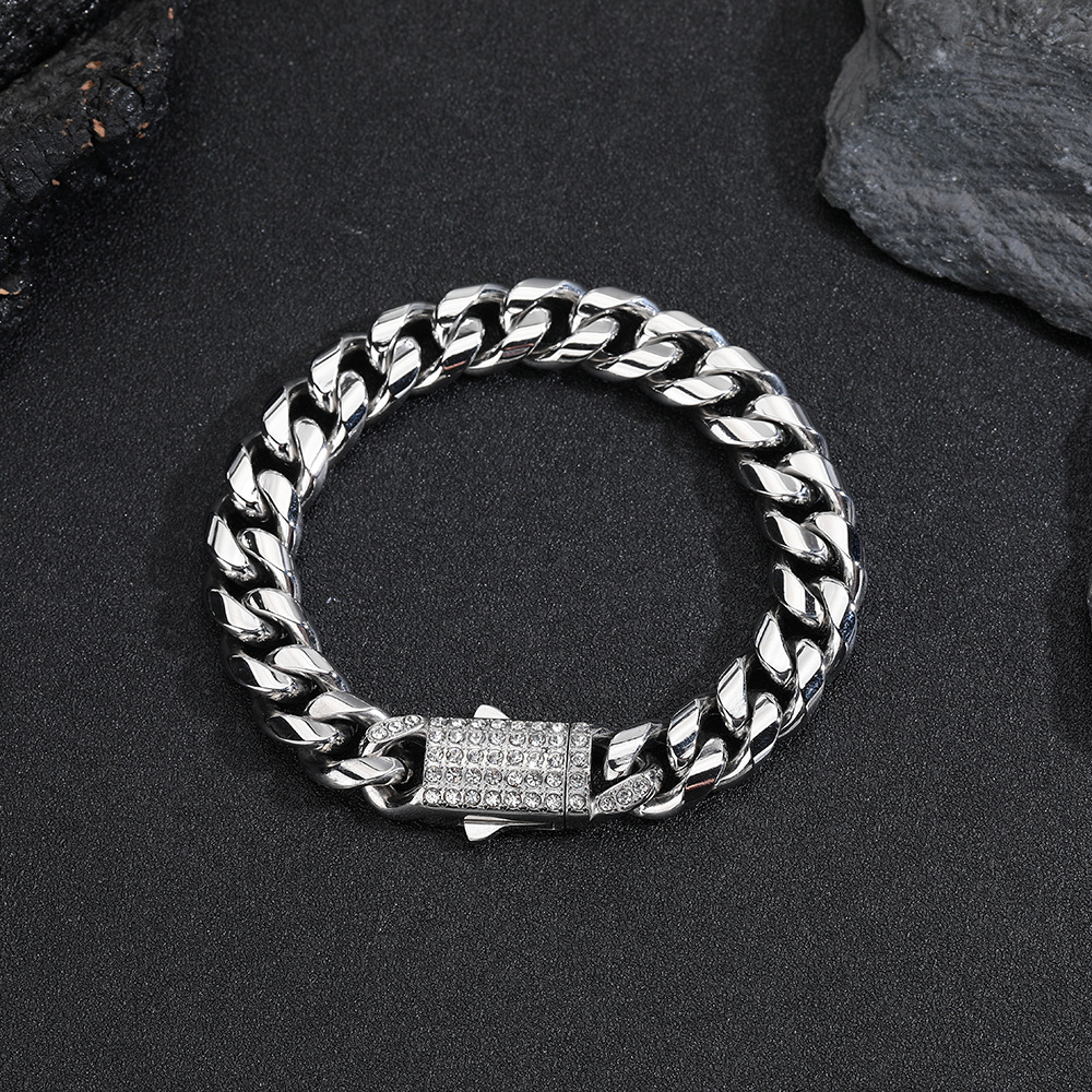 Mens Eye-catching Jewelry Piece Durable Titanium Crafted Chains Enhanced by Gleaming Gems