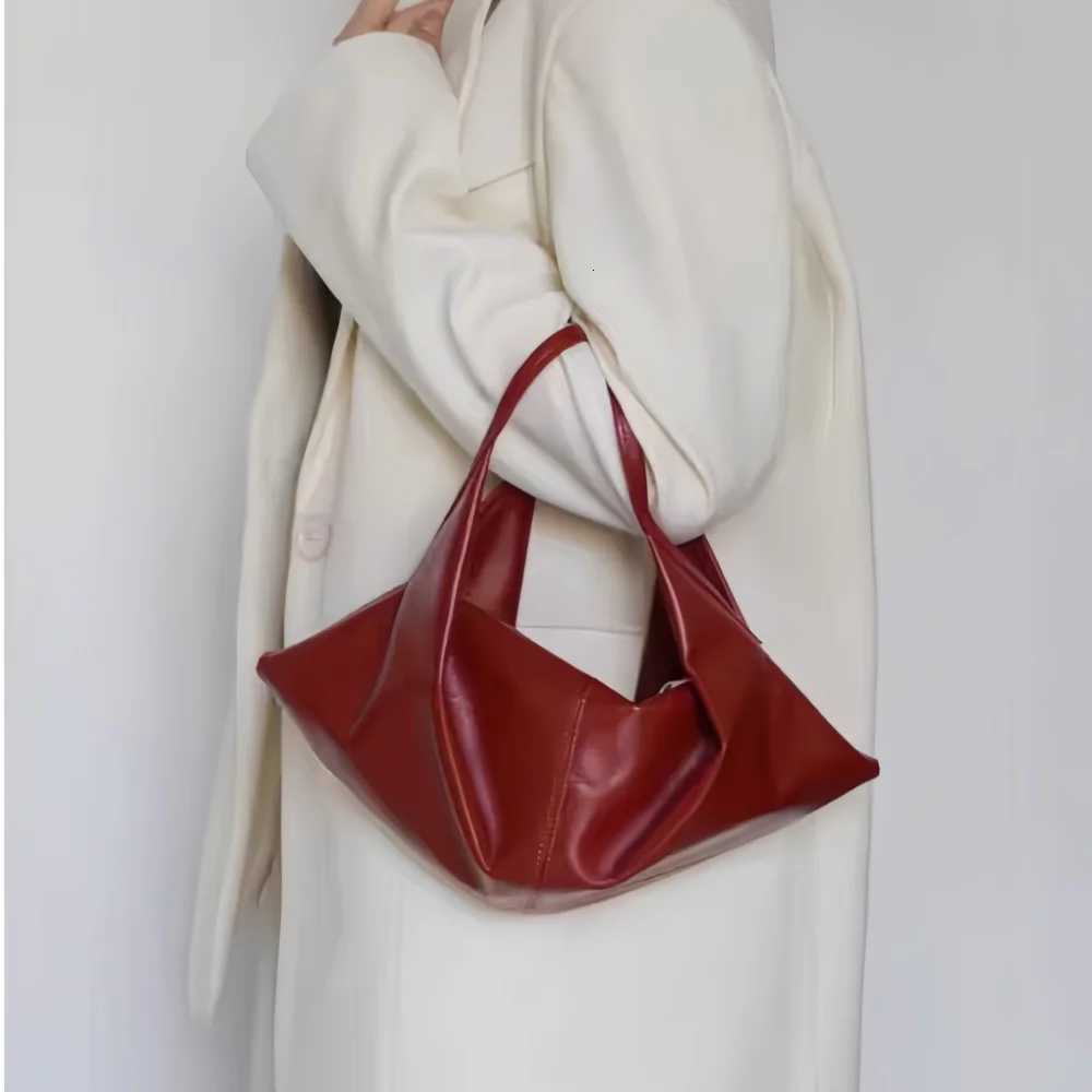 red croissant bag New oil wax soft leather light handbag Crossbody dumpling bag Y250730