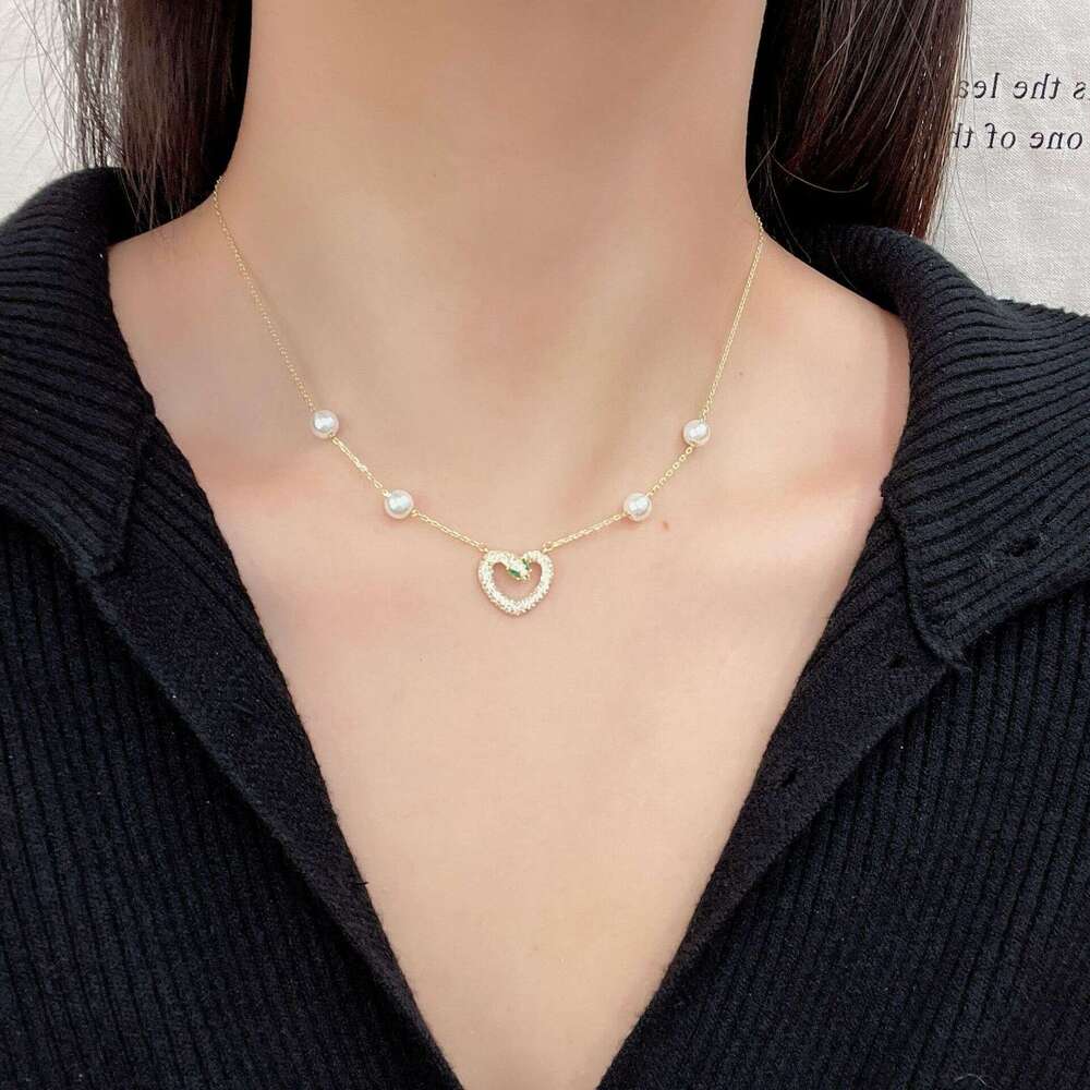 2025 Unique Design Heart-Shaped Snake Pearl Necklace Elegant Fashion Gentle Versatile Collarbone Chain for Women 9a3