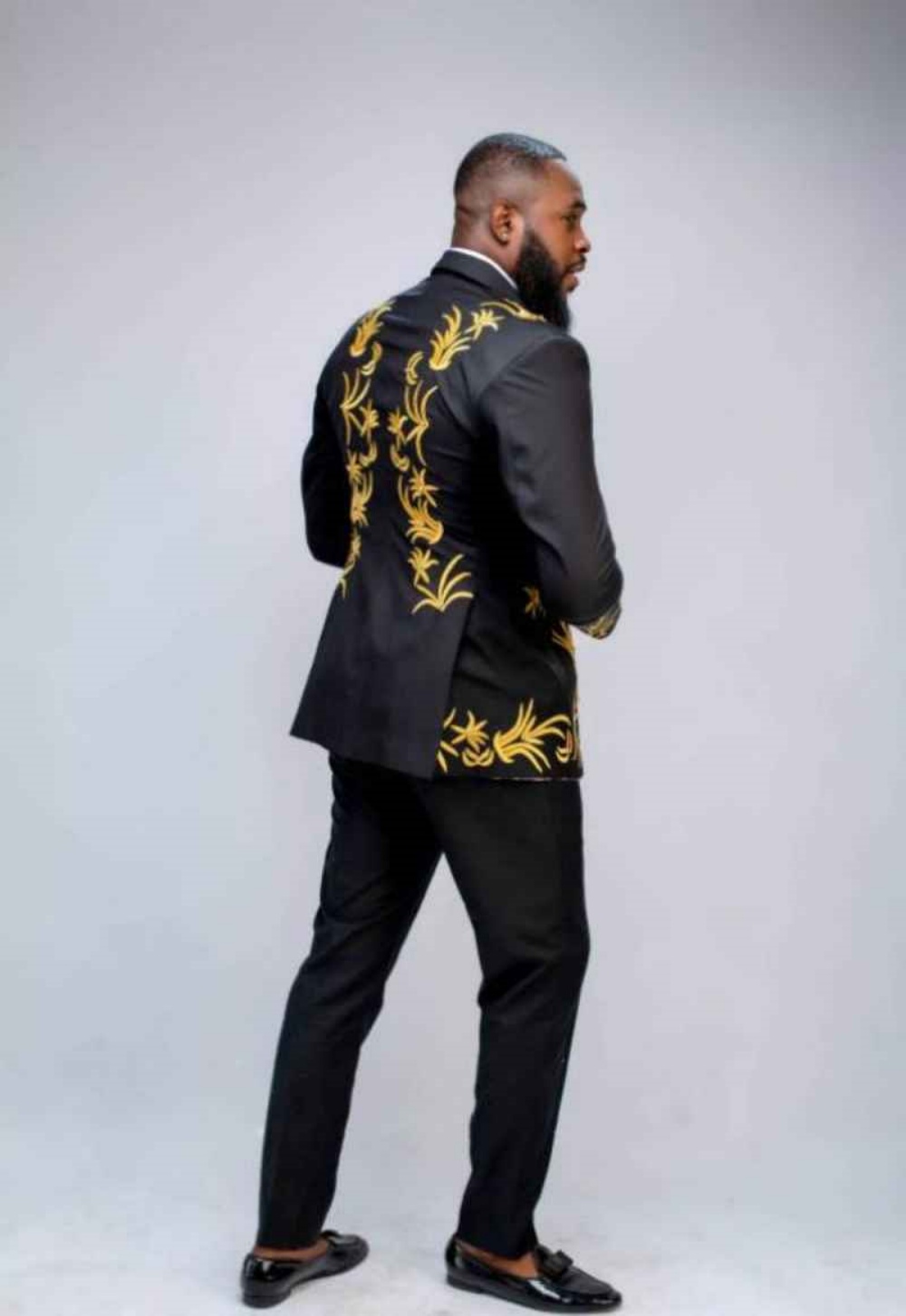 Modern Wedding Men Suits 2 Pcs Jacket Pants Notched Lepal One Button Flap Pocket Appliques Formal Occasions Customized