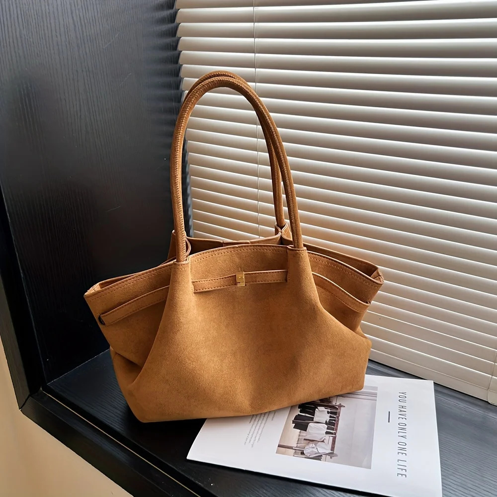 Designer Autumn and Winter Deerskin Velvet Underarm Womens Large Capacity Vintage Tote Bag Fashion All-Matching Female 250731