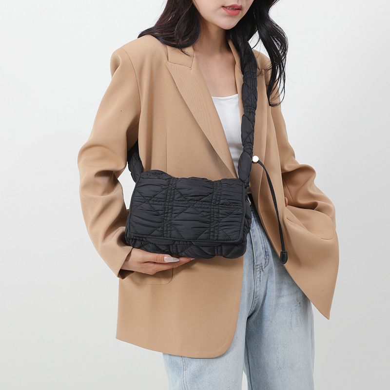 New Korean Style Pleated Cloud Fashion Crossbody Flap Small Square Versatile Down Jacket Bubble Shoulder Bag ddmymoon