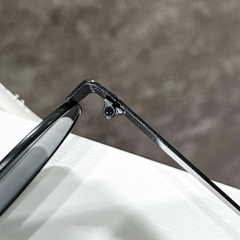 Fashionable street style pairing with sunglasses 5801