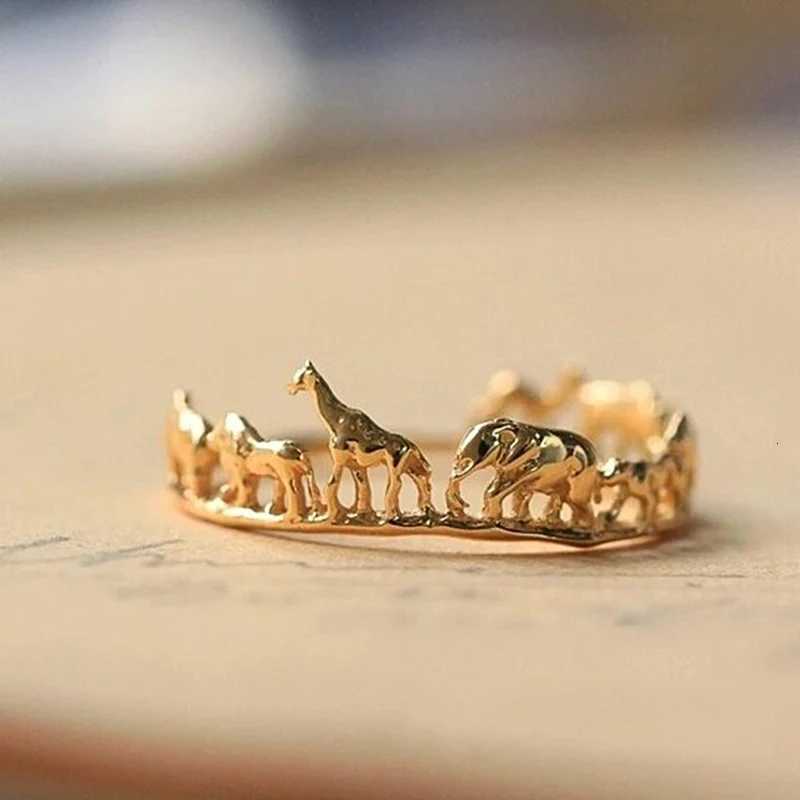 Huitan Korean Style Personality Women Rings Metal Gold Color Animal Ring Party Daily Wear Female Statement Jewelry Girls Gift y250730