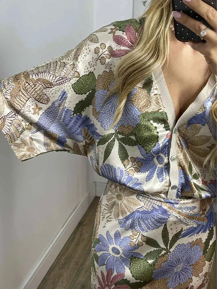Color Blocked Printed Shirt Long Skirt Two Piece Set Fashion Silk Satin Straight Tube Casual Short Sleeved Blouse Beach Skirts 250808