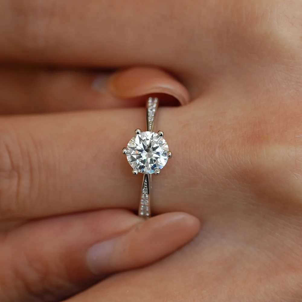 925 Sterling Silver Moissanite Ring for Women Six Prong Classic Crown Engagement Ring Ideal for Daily Wear Wedding Engagement y250730