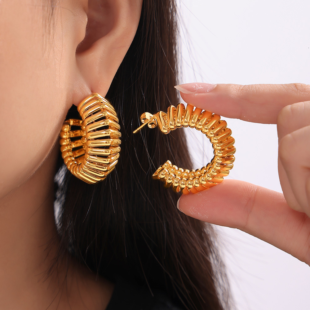 18K Gold-plated Copper Material Women's Earrings Free Shipping Designer Luxury Jewelry European And American INS Style C-shaped Spring Hollow Wir