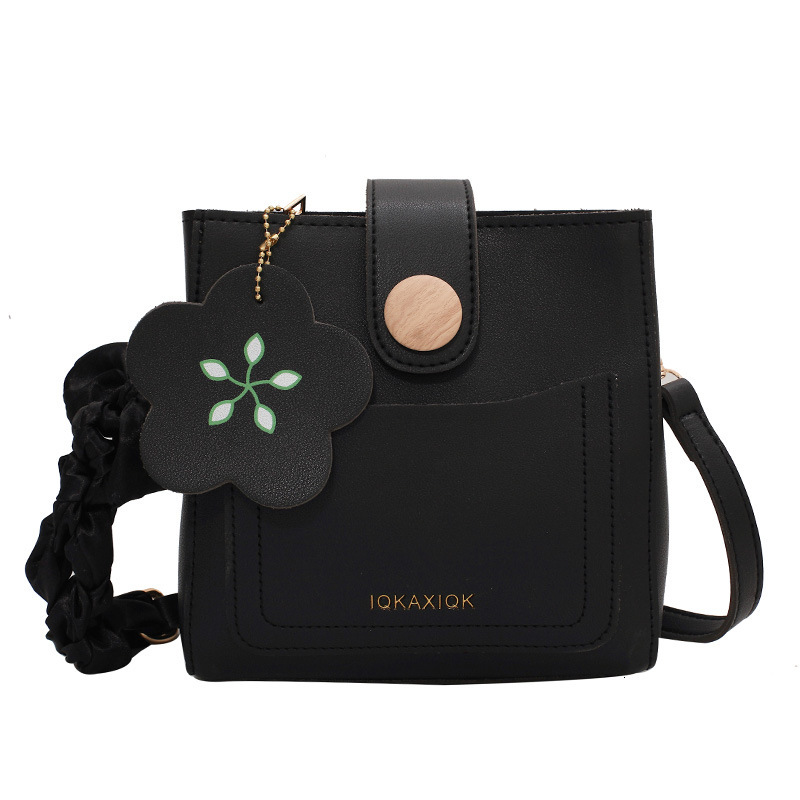 Fashion Trend Bucket for Women 2025 New Color-Block Casual Shoulder Chain Scarf Versatile Crossbody Bag ddmymoon