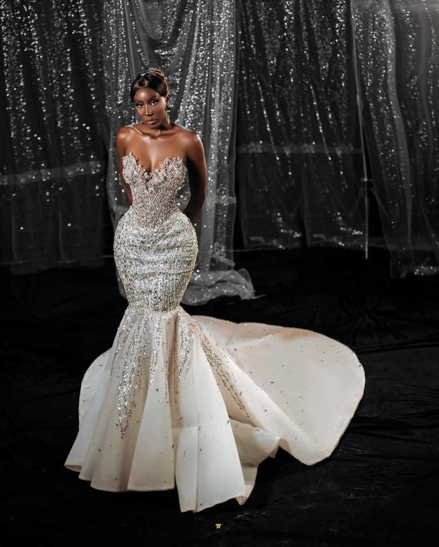Royal Strapless Crystal Mermaid Wedding Dress Glitter Sequined Sleeveless Bridal Gown Lace Up Back Bride Dresses Customized
