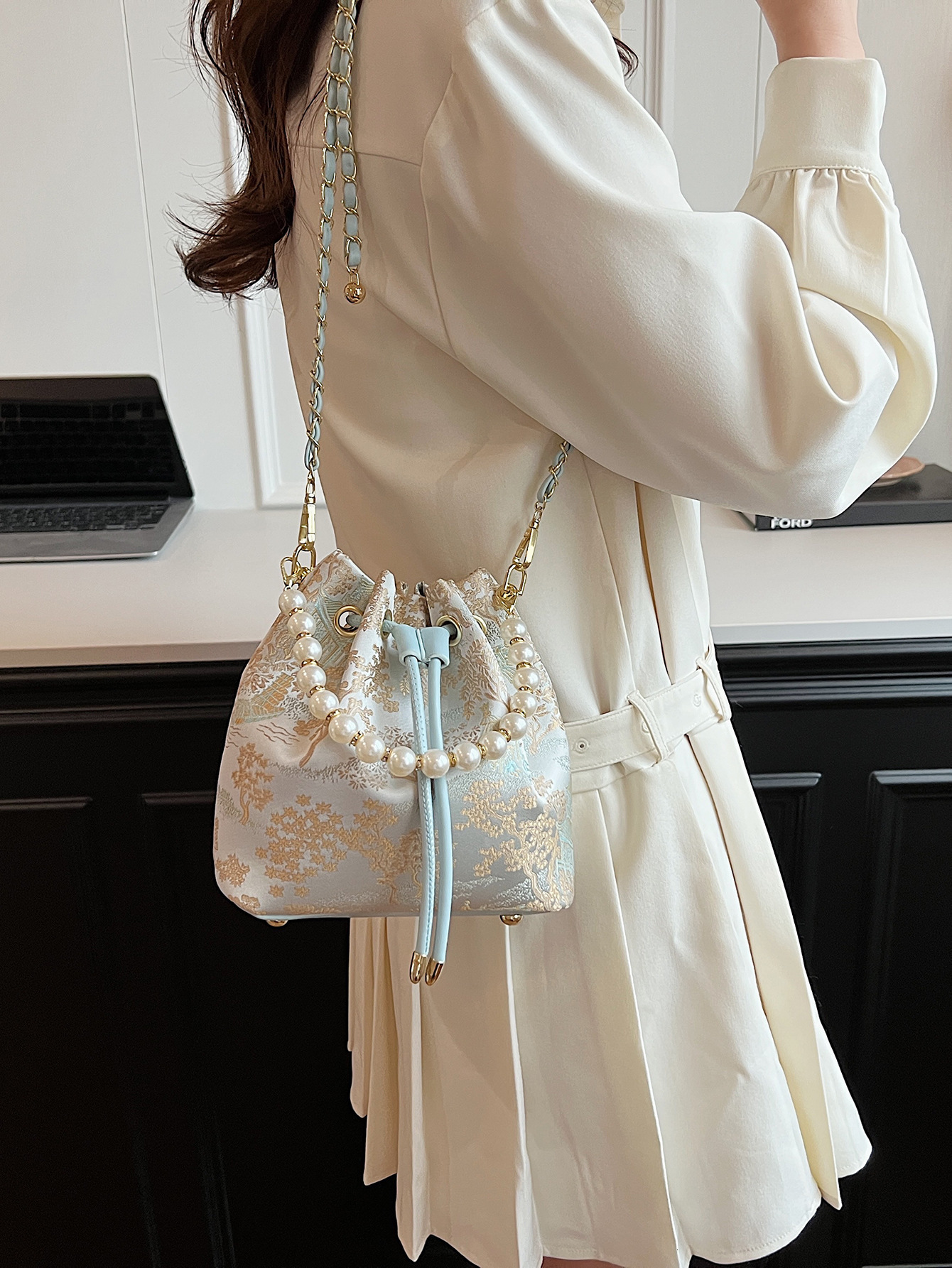 New Chinese style trend trendy women s bag new pearl handbag designer bag bucket bag fashionable multifunctional shoulder bag