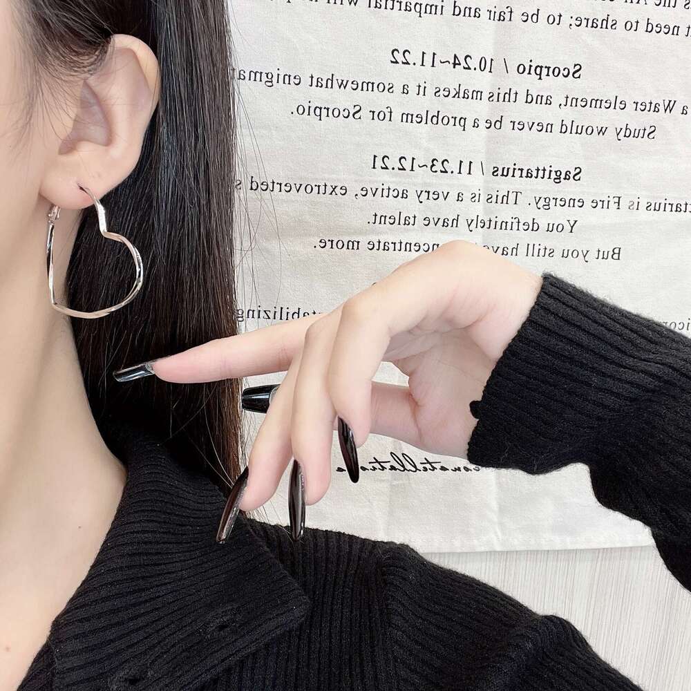 Minimalist Cool Style Sier Large Hoop Women, Simple Geometric Heart Earrings, Exaggerated Daily Earrings for Women 748