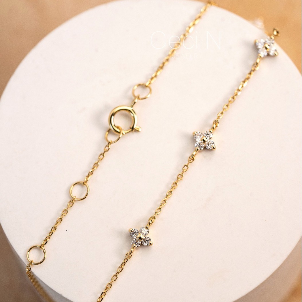 Designer Madam Bracelet Flowing Light ~ S925 Silver Plated 18K Gold Four-leaf Clover Star Bracelet Simple Zircon Pure Silver Women's Commuting