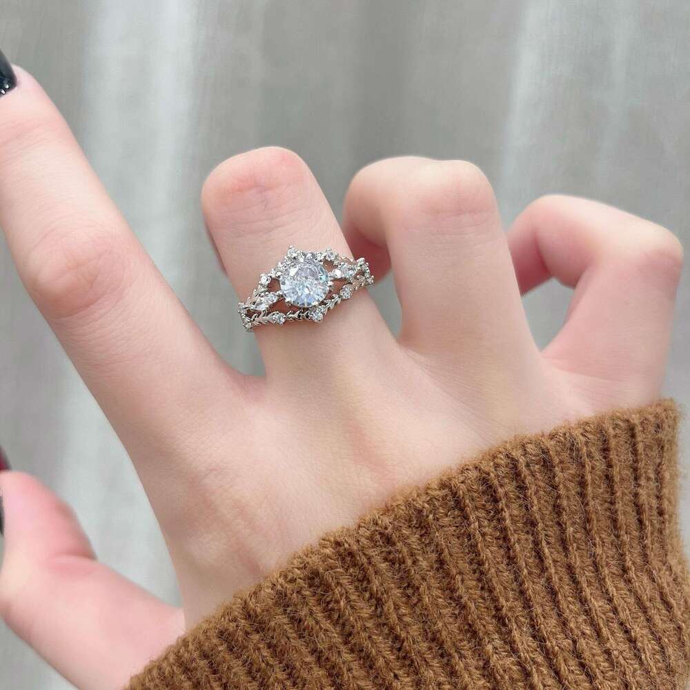 Vintage Style Multi-layer Zircon Brushed Flower Carving Open Ring Gold and Silver Two-tone Versatile Fashionable Elegant d2d