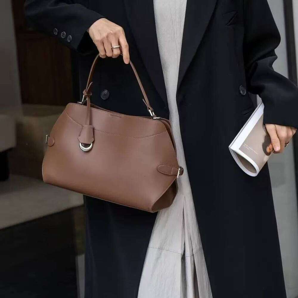 Genuine leather Tote 2025 new belt buckle design large capacity cowhide one-shoulder crossbody bag fashion ladies handbag