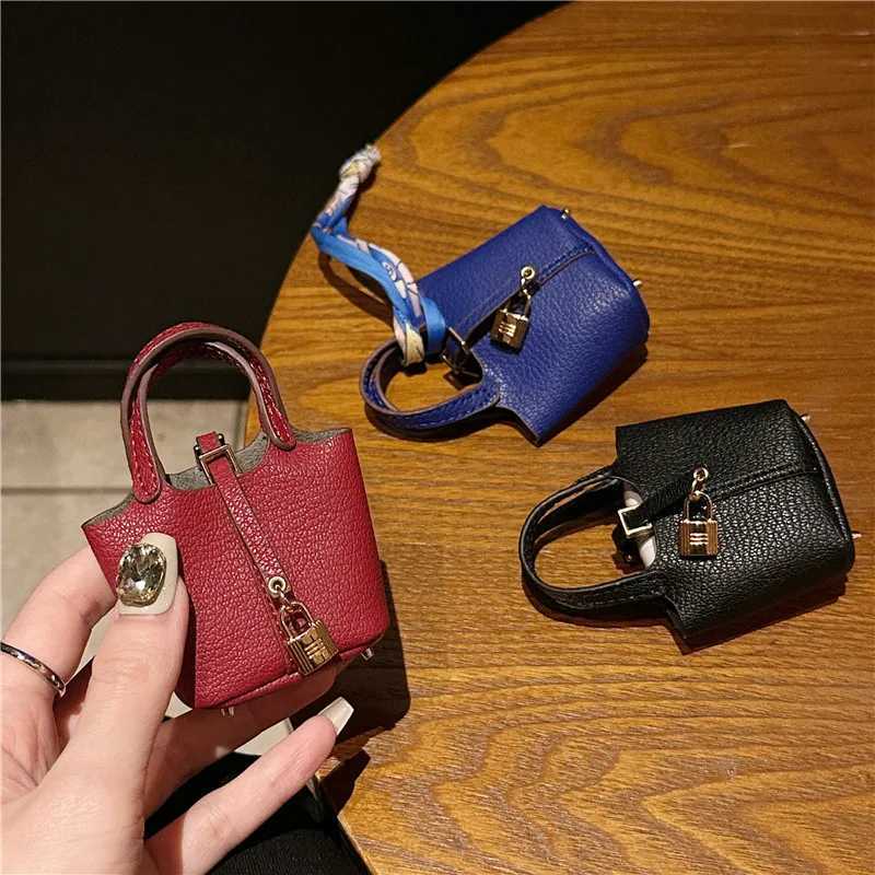 Mini H Home Vegetable Basket Bag Hanging Accessories High Quality Leather Car Keychain Earphone Bag Pendant Wholesale Price Y250731