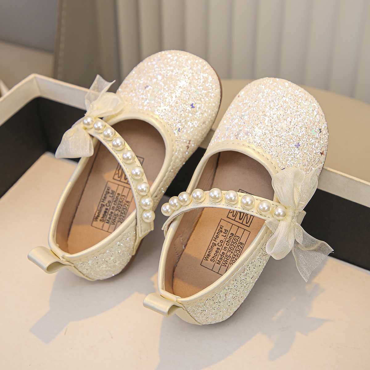 Girls' shiny pearl trip shoes bow decorated delicate little single shoes