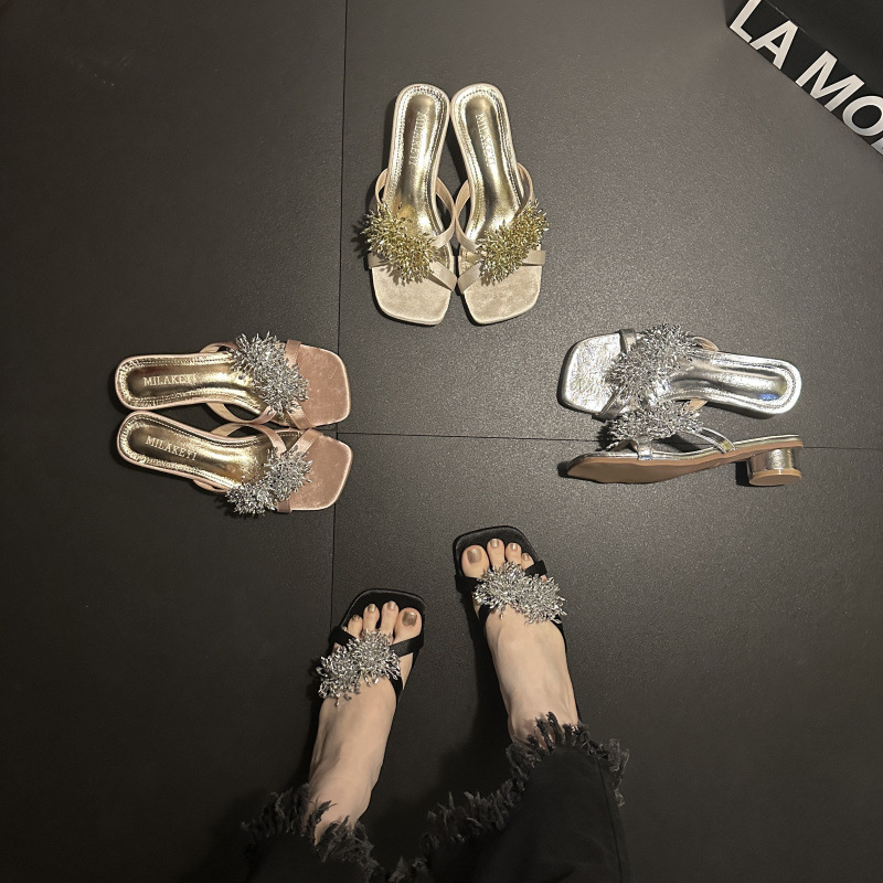 Versatile Fashion Temperament Sandals Gentle Diamond Niche Square Head Outside Wearing Sandals