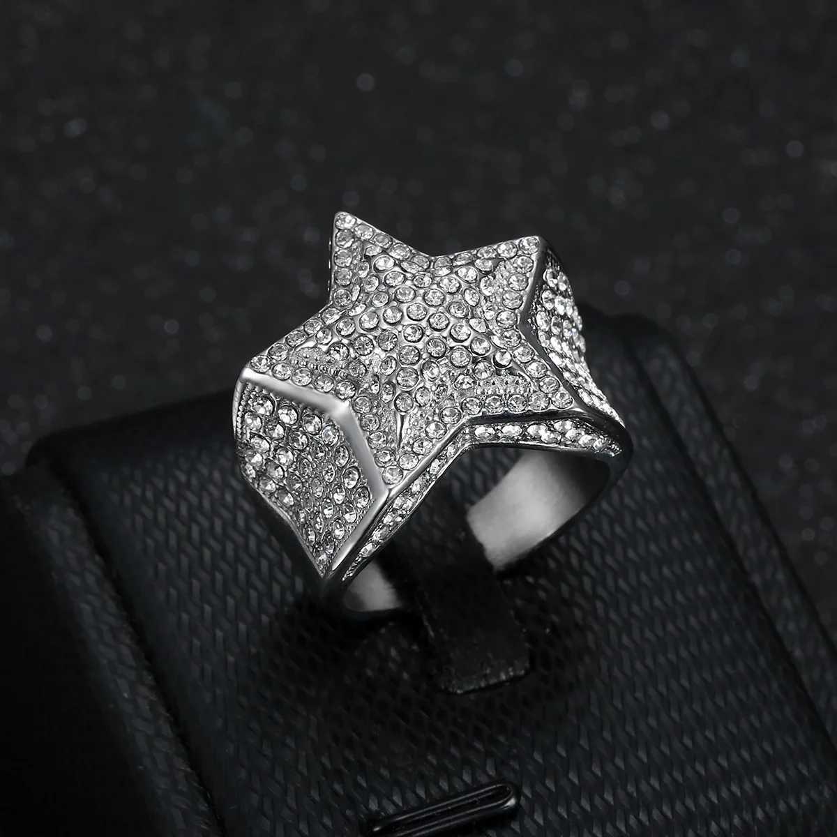 5-pointed Star Rings for Men Black Punk Crusaders Band Rings with Rhinestones for Men Stainless Steel Signet Rings Jewelry y250730