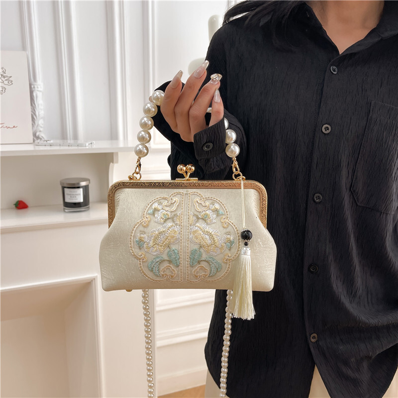 New Chinese Embroidery Ethnic Style Handbag Women s Shoulder Bag Designer Bag Crossbody Bag Cheongsam trend Bag Handbag