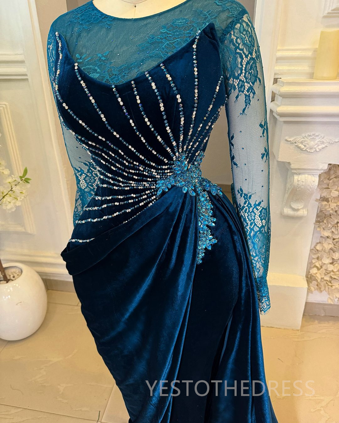 2025 Plus Size Velvet Evening Dresses For Black Women Prom Formal Gowns Sheer Neck Long Sleeves Beaded Lace Pleated Birthday Dress Second Reception Go