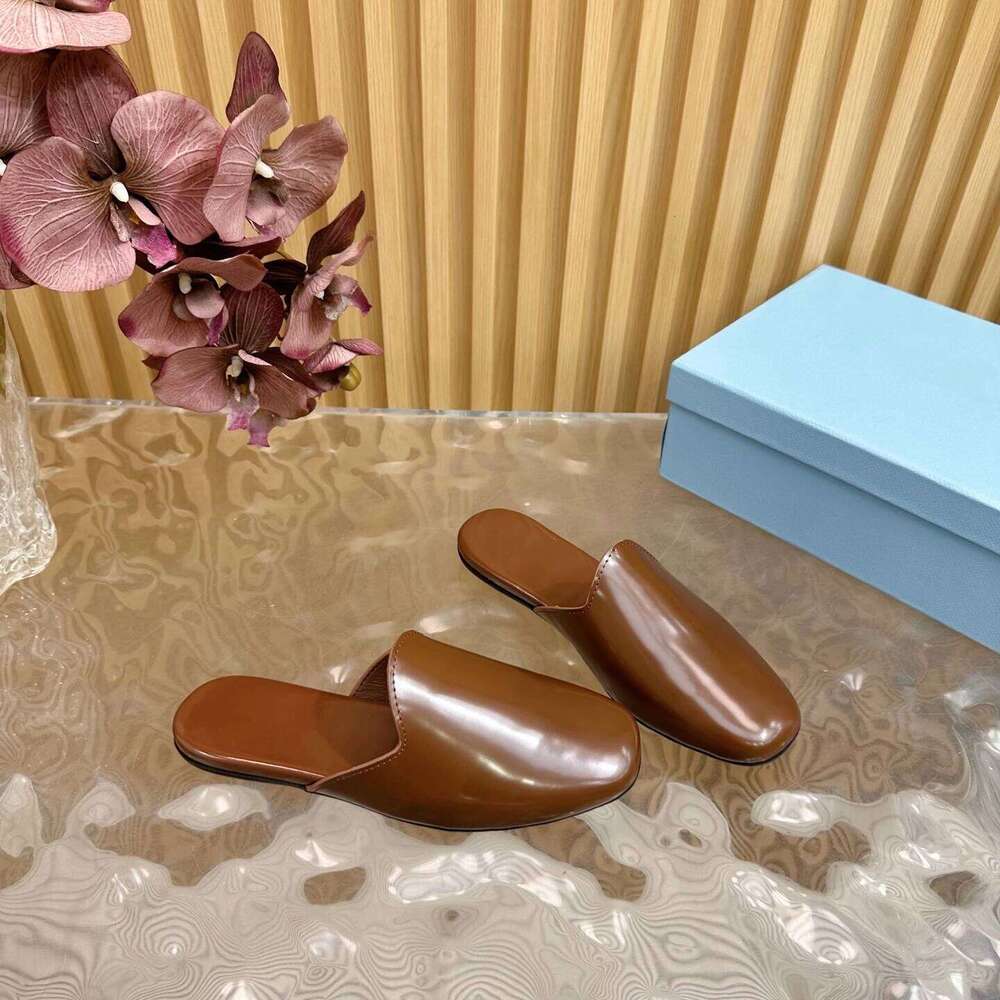 Women Size35-41 Genuine Leather Slippers Round Toes Mules Leisure Flats Solid Colors Designer Shoes Zapatillas De Mujer 790